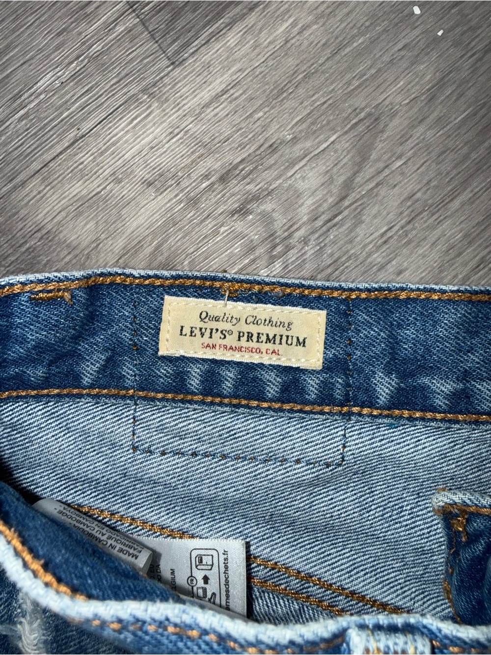 Levi's Ripped Shorts - Picture 5 of 5
